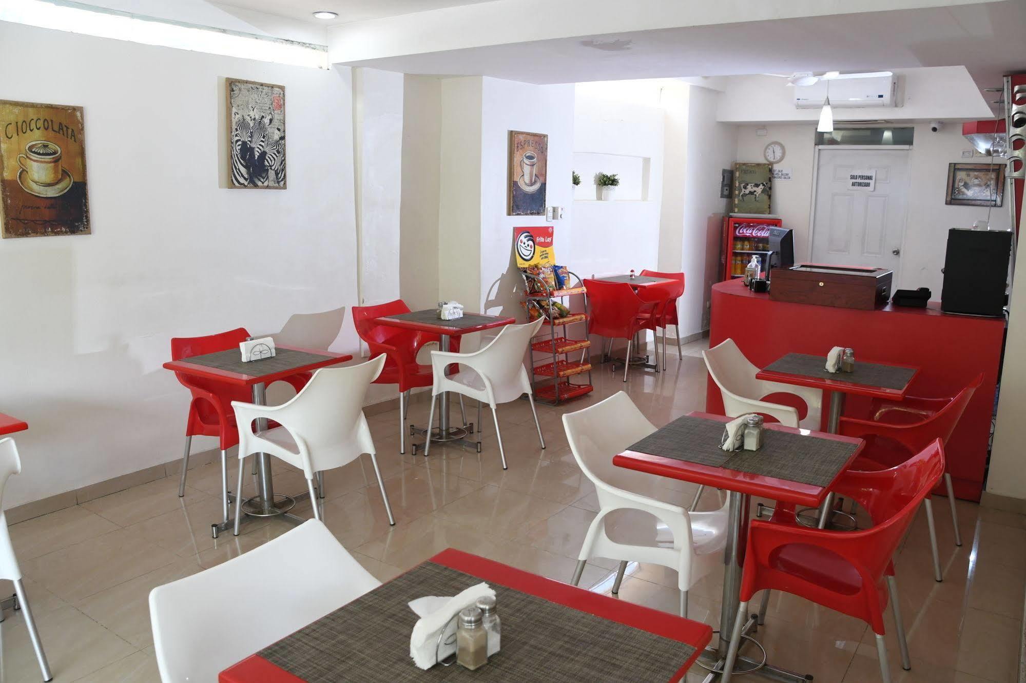Hostal San Francisco De Asis Santo Domingo Bagian luar foto